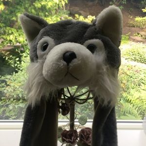 wolf soft hat with paws